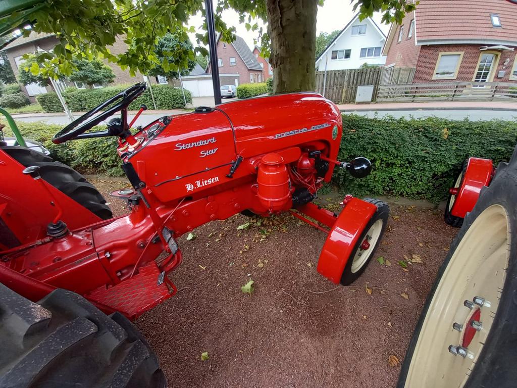 Alte Traktoren in Maria Veen